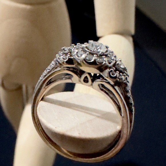 Diamond ring - Picture 3 of 7